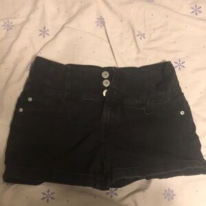 Black high rise shorts!!